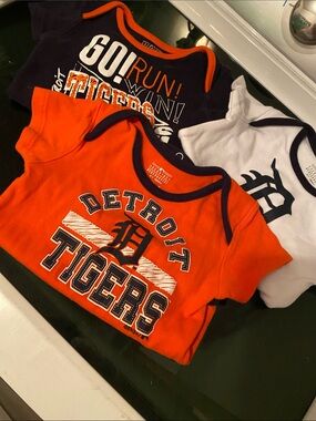 MLB Set of 3 Baby Onesies Detroit Tigers Major League Baseball 6-9 months Gen2